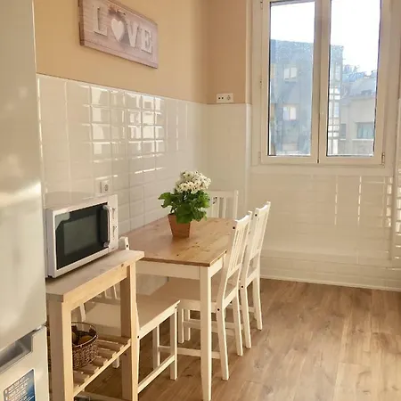 Duplex Soleado, Calle Corrida, Casco Antiguo شقة
